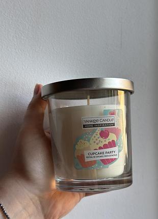 Ароматизована свічка yankee candle home inspiration cupcake party 200g, нова