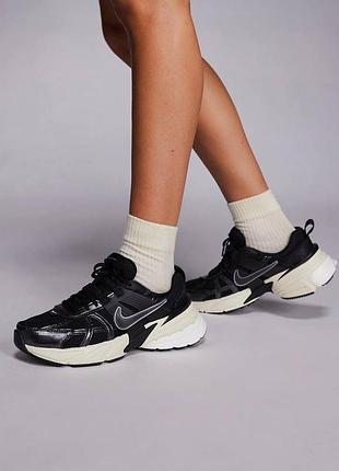 Жіночі кросівки nike v2k оригінал.