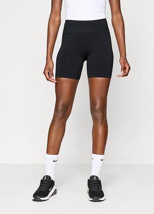 Жіночі безшовні шорти nike pro оригінал з нових колекцій.