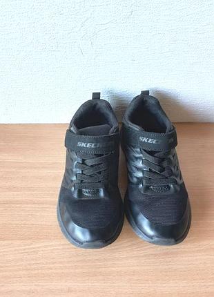 Легкие кроссовки skechers 33,5 р. стелька 21,5 см.