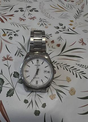 Годинник casio