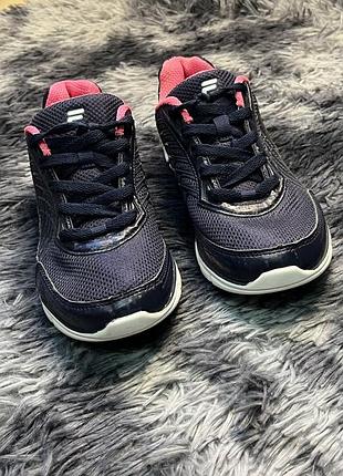 Кросівки бренду fila , оригінал, розмір 38.5