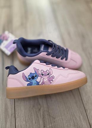 Яркие кроссовки stich