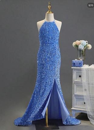 Блакитна сукня
