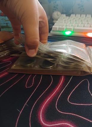 Продам книгу монет