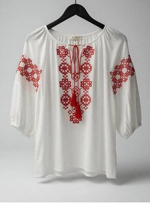 Вишиванка жіноча
