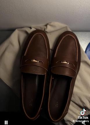 Шкіряні лофери zara