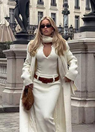 Неймовірний костюм спідниця боді та пояс yves saint laurent молочний колір