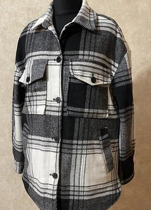Тепла з підкладкою куртка-сорочка пальто cropp в клітинку на s-m