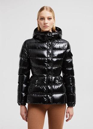 Куртка чорна лакова moncler пух