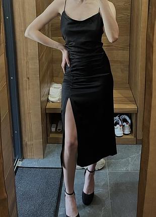 Чорна сукня