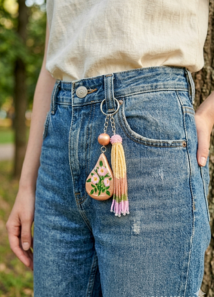 Авторський брелок-талісман «омита ніжність» 🌸✨