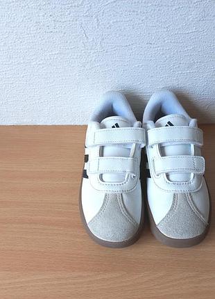 Классные кроссовки adidas 27 р. стелька 17,3 см.