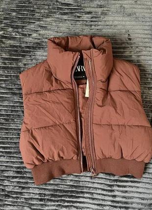 Жилетка zara, тепла з горловиною на осінь