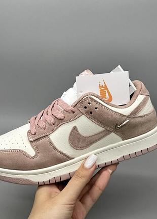 Кросівки nike жіночі