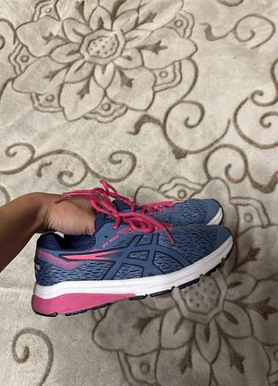 Кросівки asics
