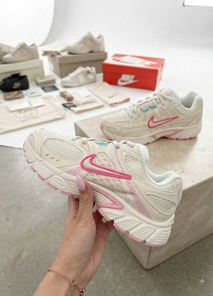 Nike v5 rnr, самые женские кроссовки.