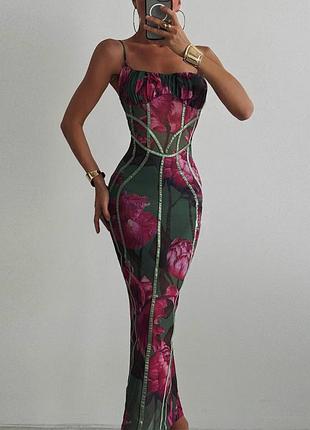 Распродажа платье prettylittlething миди