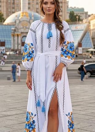 Розкішна святкова сукня-вишиванка