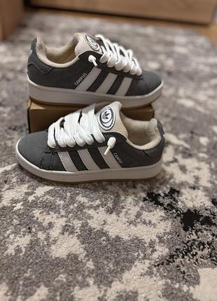 Кросівки adidas