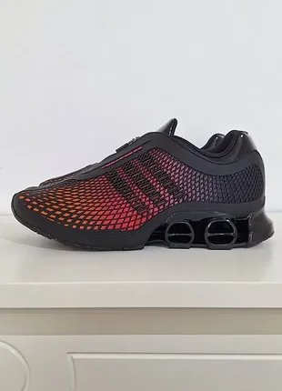 Кроссовки adidas megaride 2. имеют два размера us10.5 e44.5 28.5cm. us9.5 eu 43 27.5cm hp7209.
