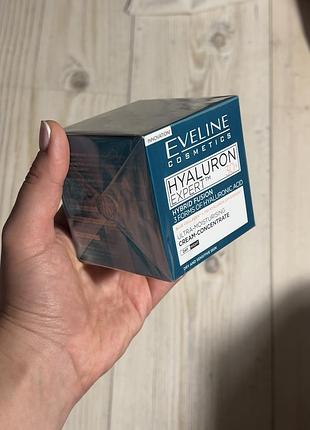 Крем для обличчя eveline продам терміново 4