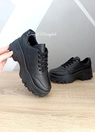 Женские кроссовки черного цвета 🖤