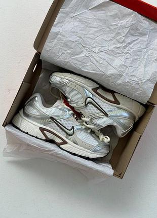 Nike v5 rnr | cream/brown