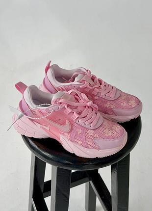 Nike runtekk v2k pink flowers