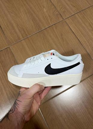 Nike blazer low platform white