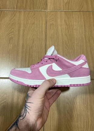 Nike sb dunk low white pink