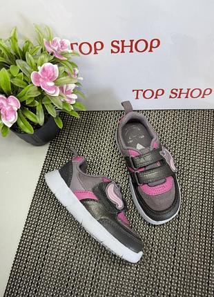 Оригинальные кроссовки кожаные на липучке clarks
