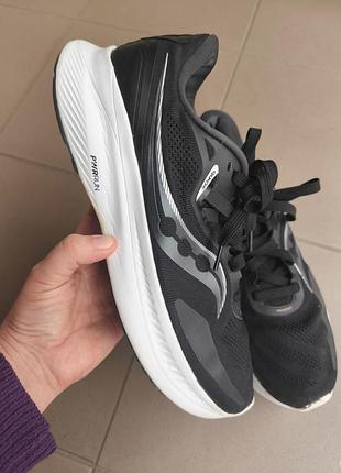 Оригінальні кросівки saucony