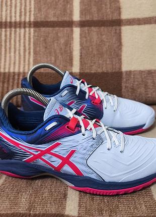 Женские кроссовки asics