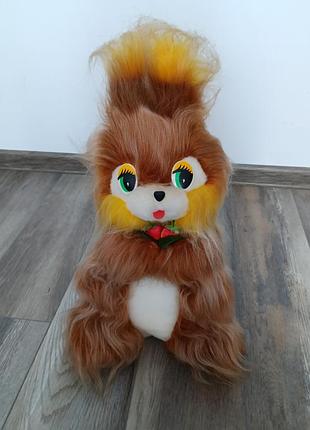 Мягкая игрушка белочка с клубничками