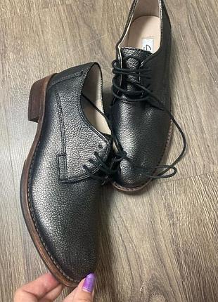 Шикарні шкіряні 🍭туфлі р 37/24 см clarks кларкс