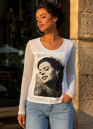 Вискозная кофточка белого цвета с сетчатыми рукавами guess made in turkey с биркой