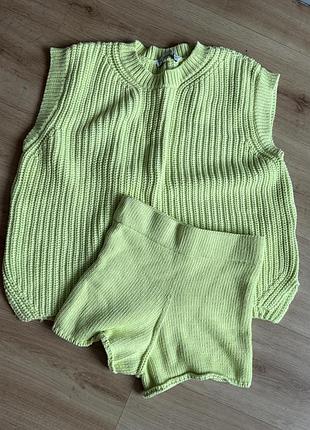 Яскравий вязаний комплект zara (жилет + шорти) / трикотажний сет zara