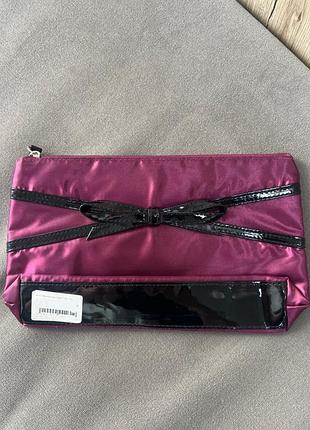 Косметичка lancоme paris satin fuchsia pouch (з чорним лакованим бантом)