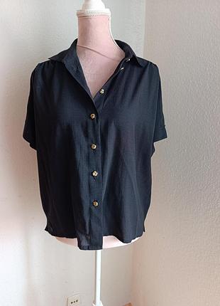 Базова чорна блузка / сорочка жатка tru. perfect basics з золотими ґудзиками, р. 40 (m)