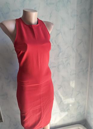 Сікня бренду zara в червоному кольорі