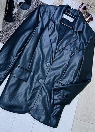 Шкіряний піджак bershka s oversize жіночий піджак осінні чорний піджак вільного прямого крою піджак з еко шкіри