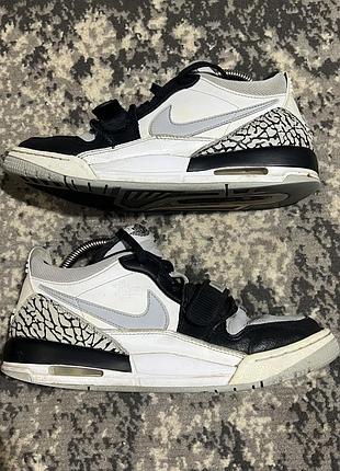 Продаю кросівки air jordan legacy 312 low