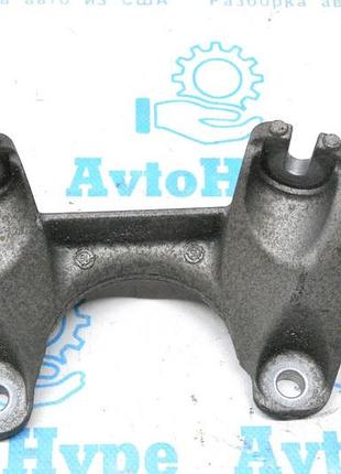 Кронштейн подушки кпп bmw 328i f30 12-16 (03)