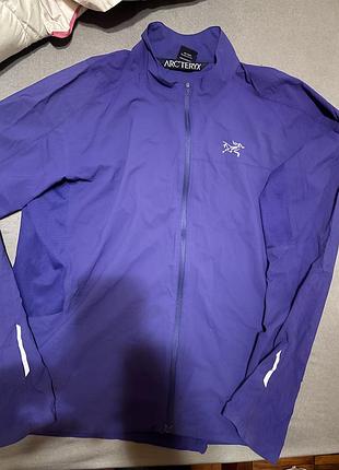 Вітровка arcteryx