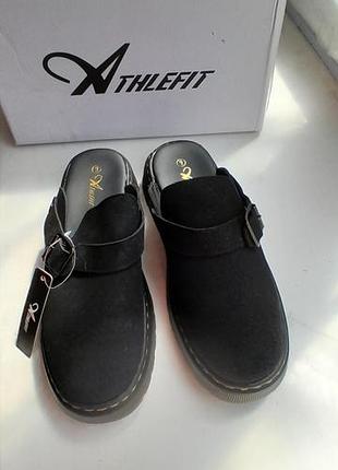 Сабо-мюли из эко- ко-
жи в чёрном цвете от 
бренда athlefit, новые.