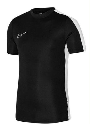 Спортивна футболка nike