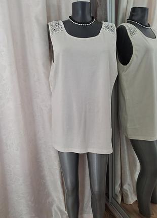Нова з мереживом майка