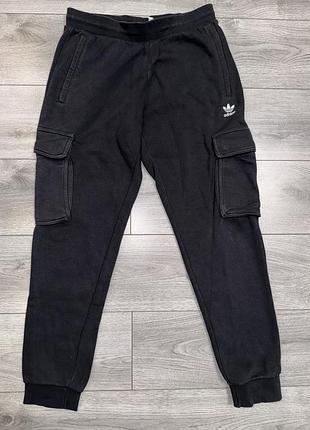 Чоловічі спортивні штани з кишенями adidas