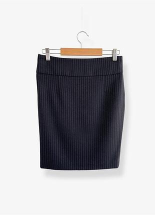 Женская базовая классическая юбка zara из брючной ткани в идеальном состоянии размер xs